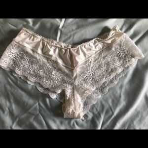 NWOT White Lace La SENZA Panties